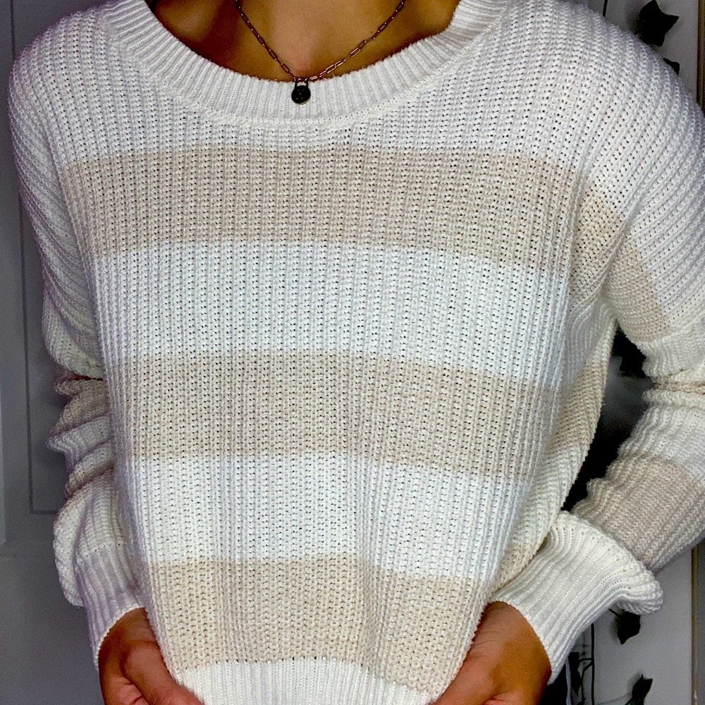 rue 21 size-m knitted crew neck